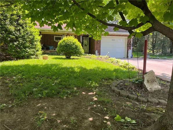 23 Highhouse St, Smithfield, PA 15478