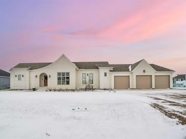 5 W Quarry Bank Rd, Raymond, AB T0K 2S0