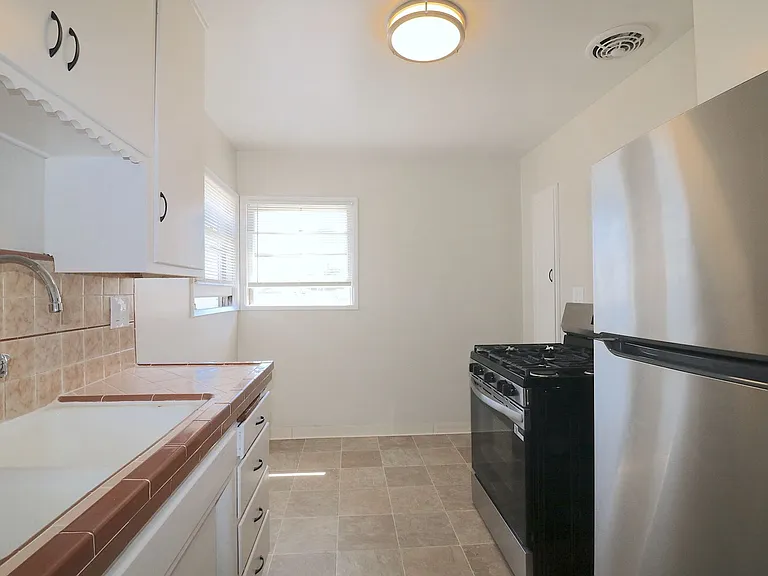 4653-59 Kansas St — Photo 4