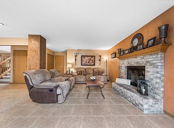 5th image of 17818 Hedgewood Dr