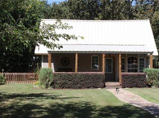 104 Pleasant Trl, Mabank, TX 75156