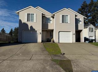 2185-2187 Dorsey Dr, Hubbard, OR 97032