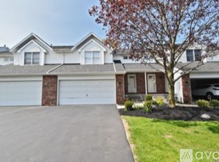 5386 Village Station Cir #5386, Buffalo, NY