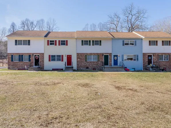 22 Townhouse Ln, Brandywine, WV 26802