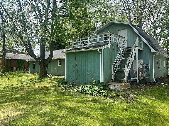 3rd image of 1220 N Edgar Rd