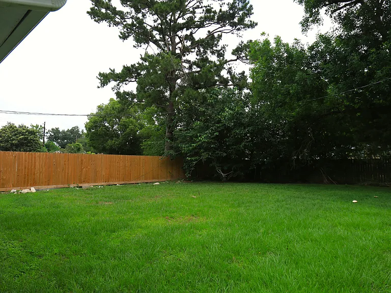 713 S Valderas St — Photo 10