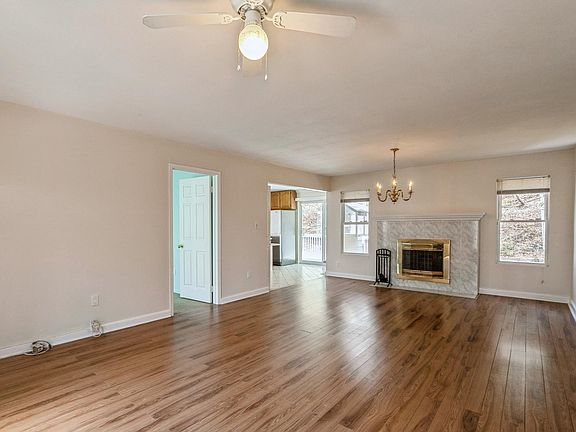5th image of 59 Breeze Ave
