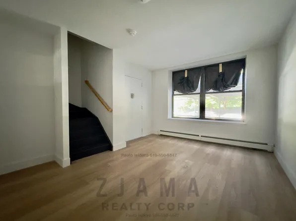 152 Parkside Avenue image 8 of 11