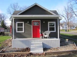 302 S Jefferson St, Hebron, IN 46341