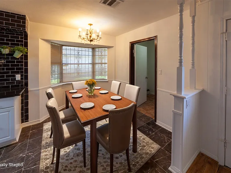 8826 Roos Rd — Photo 10