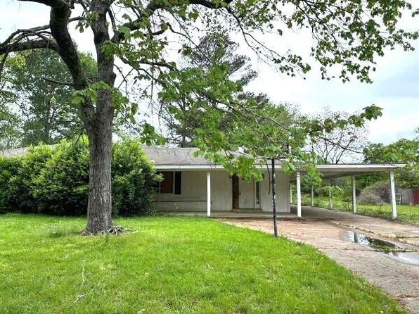 121 N McDonnell St, Okolona, MS 38860