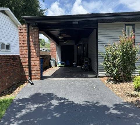 2nd image of 309 N Park Forest Dr