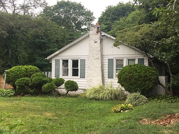 2nd image of 1046 Waverly Ave