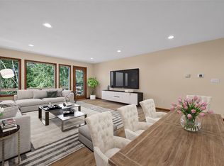 1585 Matterhorn Dr NE, Cedar Rapids, IA 52402