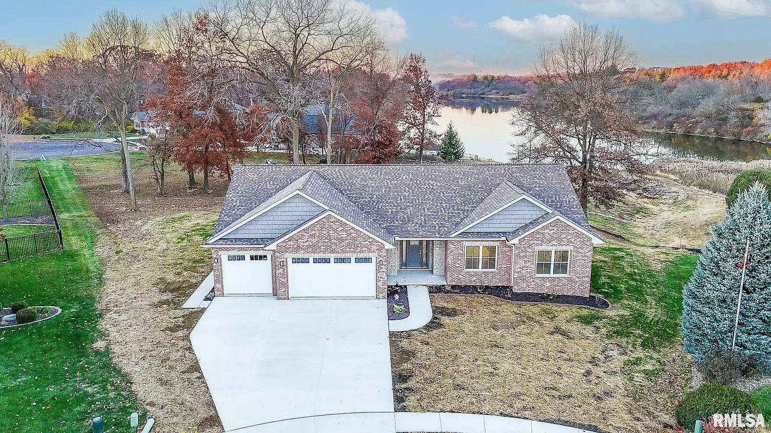 1621 Grandlake Ct photo 1