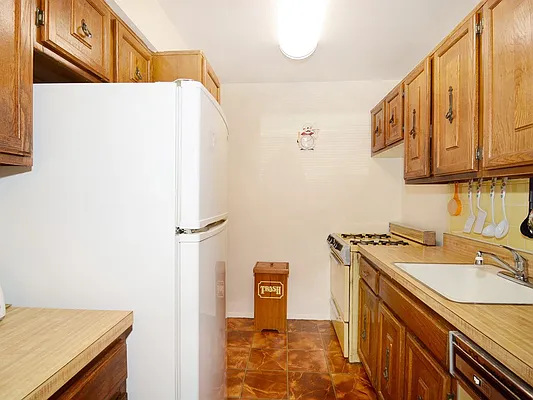 Sold by Robert E. Hill  | media 5