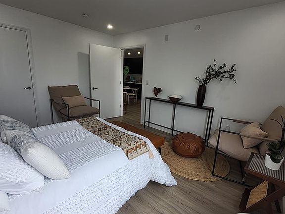 4th image of 556 Market St #6A