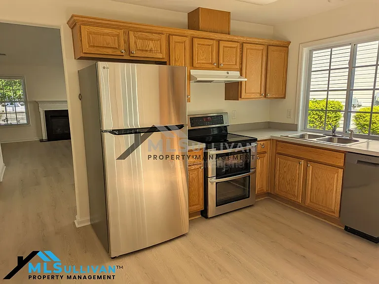 1327 Fairmont St — Photo 6