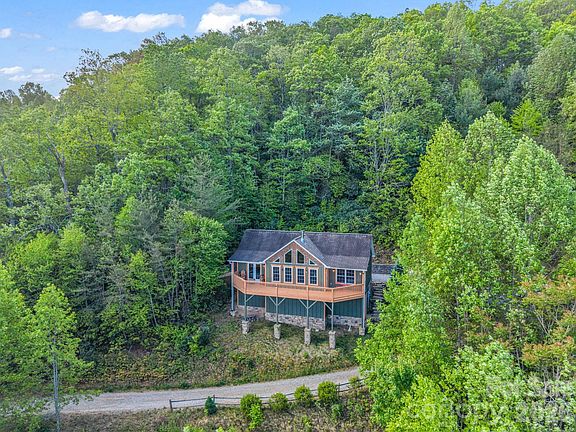 3rd image of 603 Pace Mountain Rd