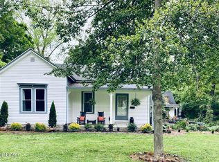 410 Wood Rd, Lyndon, KY 40222