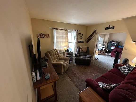 2nd image of 852 E Parkland Ave