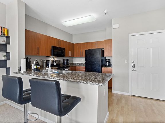 4th image of 1031 S 3rd St #111
