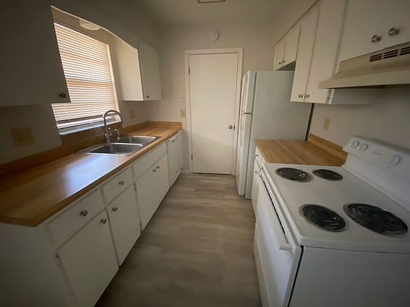 4th image of 1034 Altaloma Ave