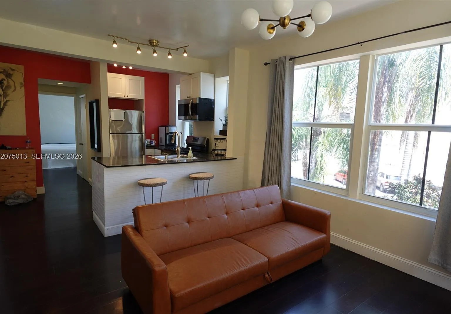 Windsor Plaza Condo — Photo 1