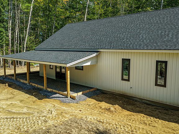3rd image of 17 Oak Ridge W