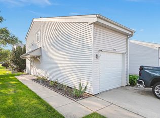 1888 Hickory Ln, Glendale Hts, IL