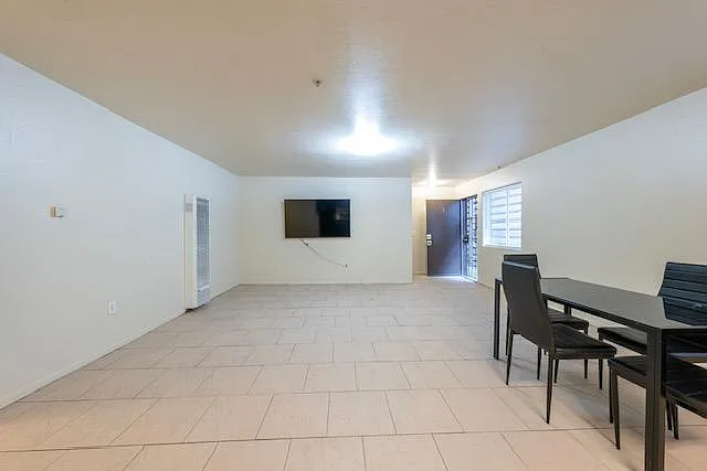 5231 Huntington Dr N #3 — Photo 5