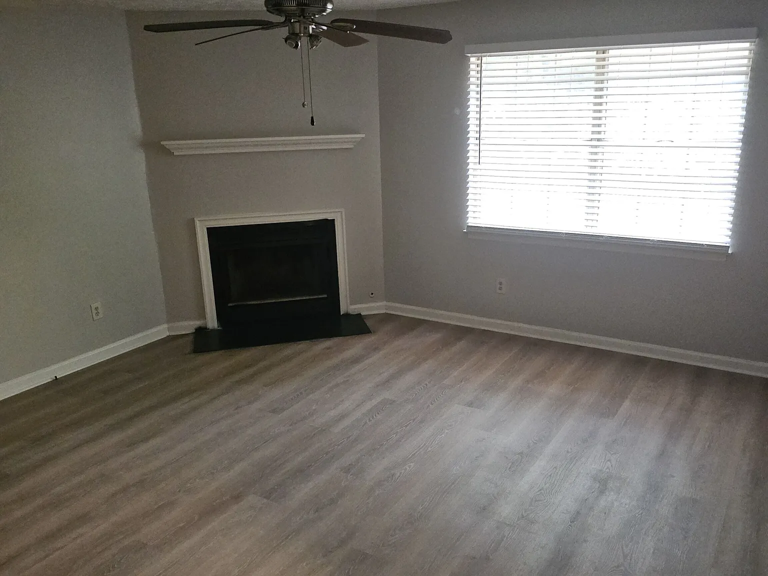 3 bed, 2.0 bath, $1,500 — Photo 2