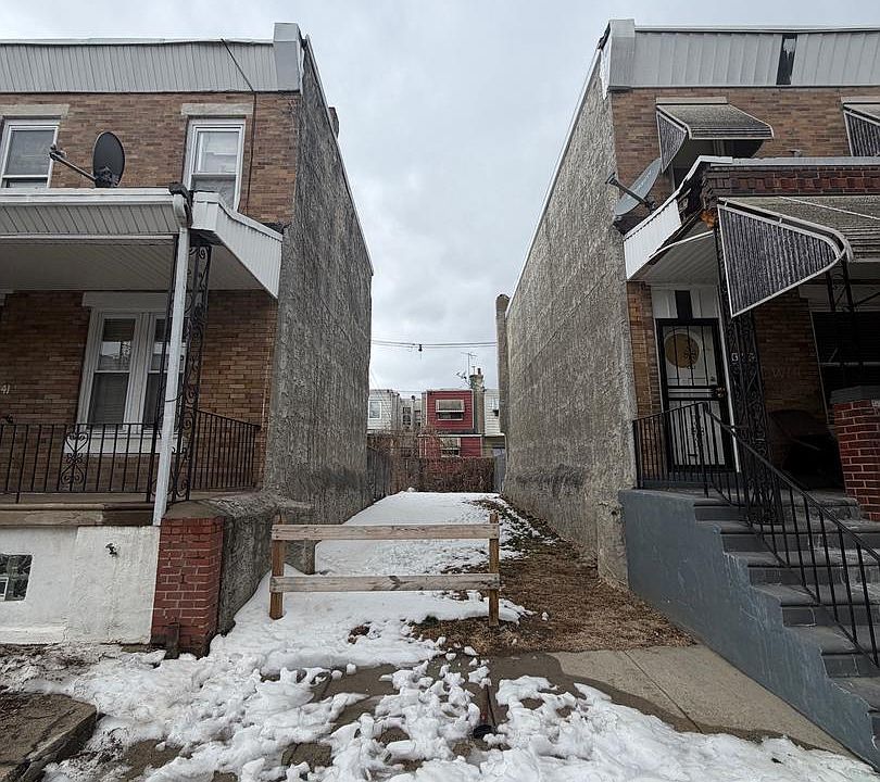 2nd image of 6139 Wheeler St