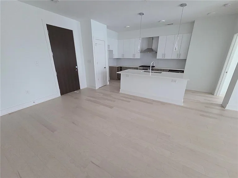 775 Juniper St #304 — Photo 2