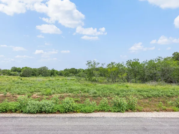 Holiday Dr, Bastrop, TX 78602