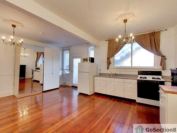 5th image of 220 6th St #25A