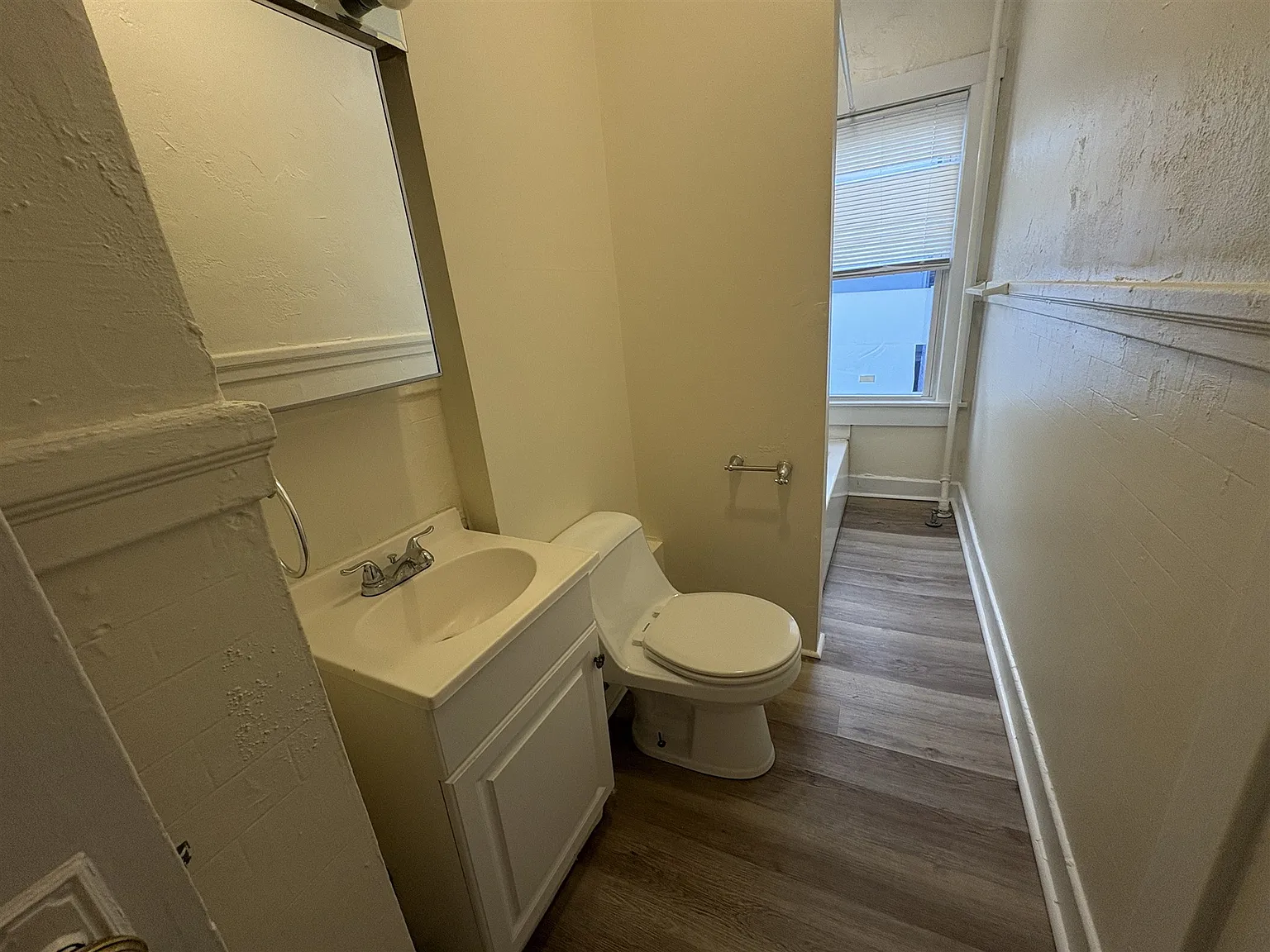 27 Forest St — Photo 3