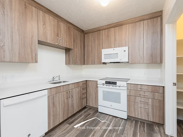 120 12th Ave S #302 — Photo 5