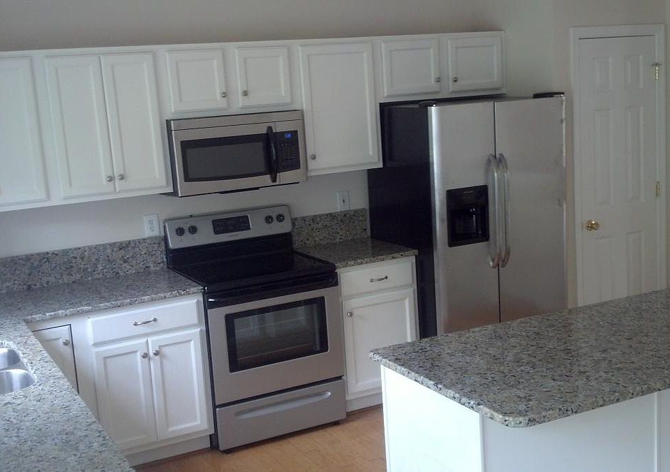2nd image of 3121 Friars Walk Ln