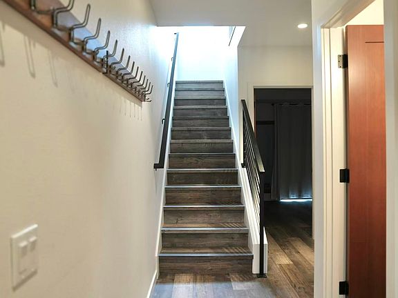 2nd image of 917 NW 51st St #B