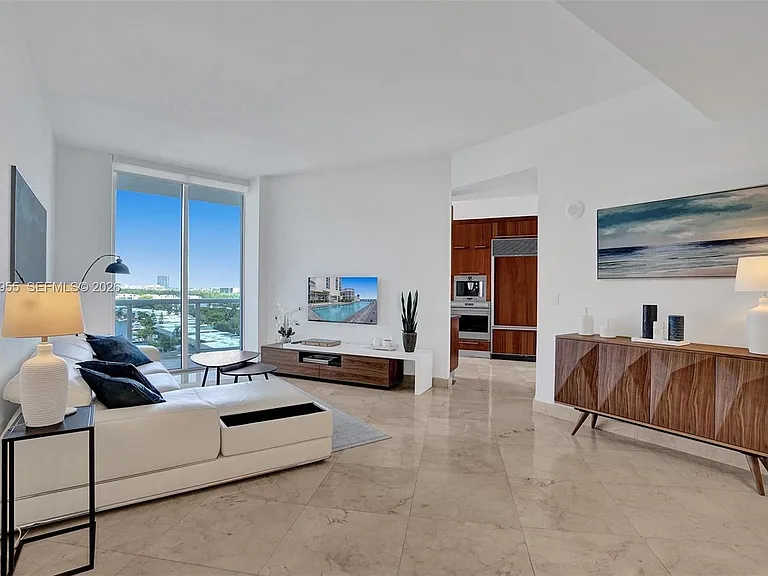 16001 Collins Ave #805 — Photo 10