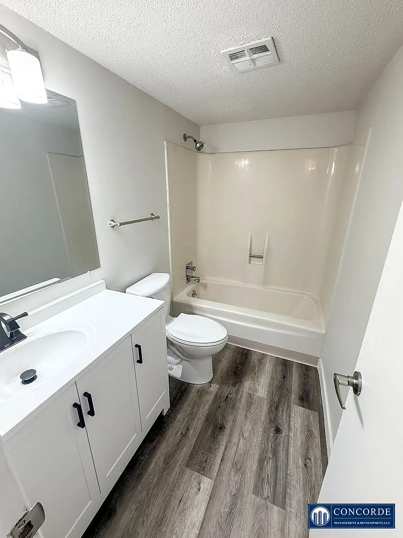 300 S 26th Street — Photo 1