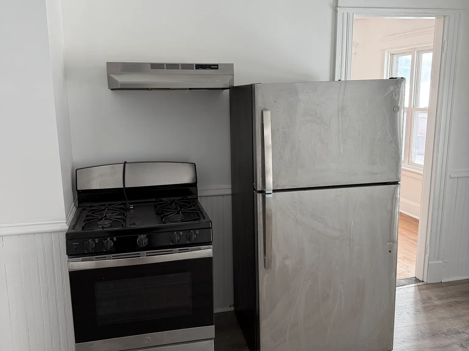 3 bed, $1,700 — Photo 2