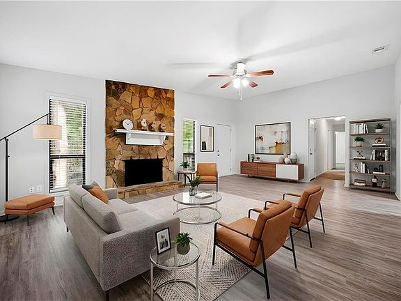 4th image of 490 Summerfield Dr