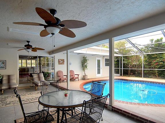 5th image of 305 Coral Reef Dr
