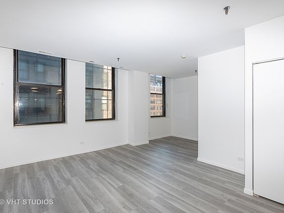 3rd image of 680 S Federal St APT 707