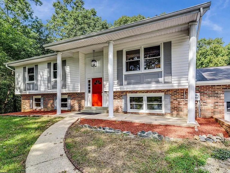 Laurel Dr — Photo 5