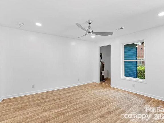 2nd image of 332 Mountain View St