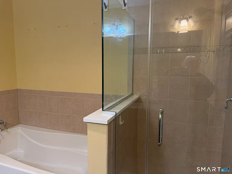 30 Schoolhouse Dr #105 — Photo 15