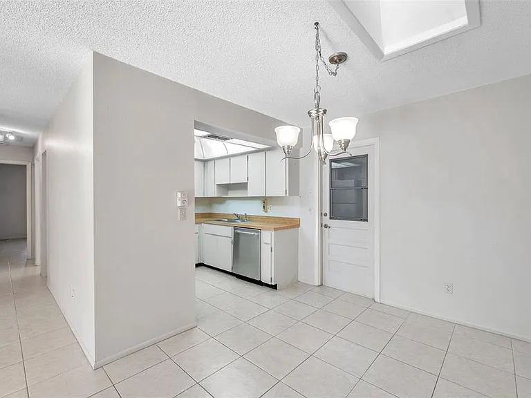 2291 Shelly Dr #D — Photo 10